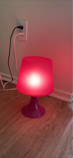 BOX OF ITEMS/ CLOTHES/LAMP/ BAGS