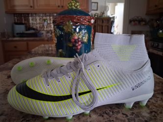 Soccer cleats us size 8.5
