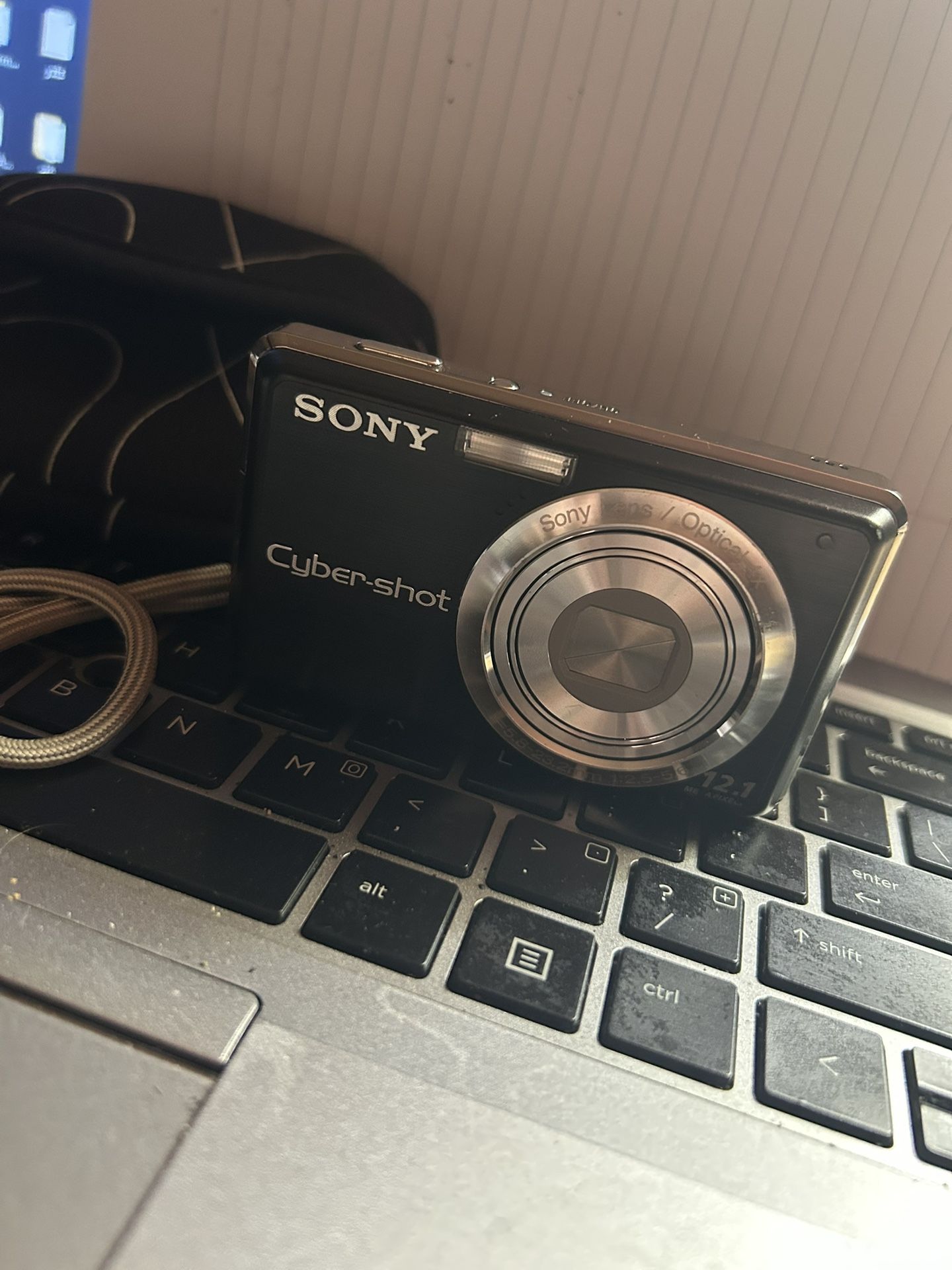 Sony Cyber-Shot DSC-S980 Steady Shot 12.1MP Compact Optical 4x Camera