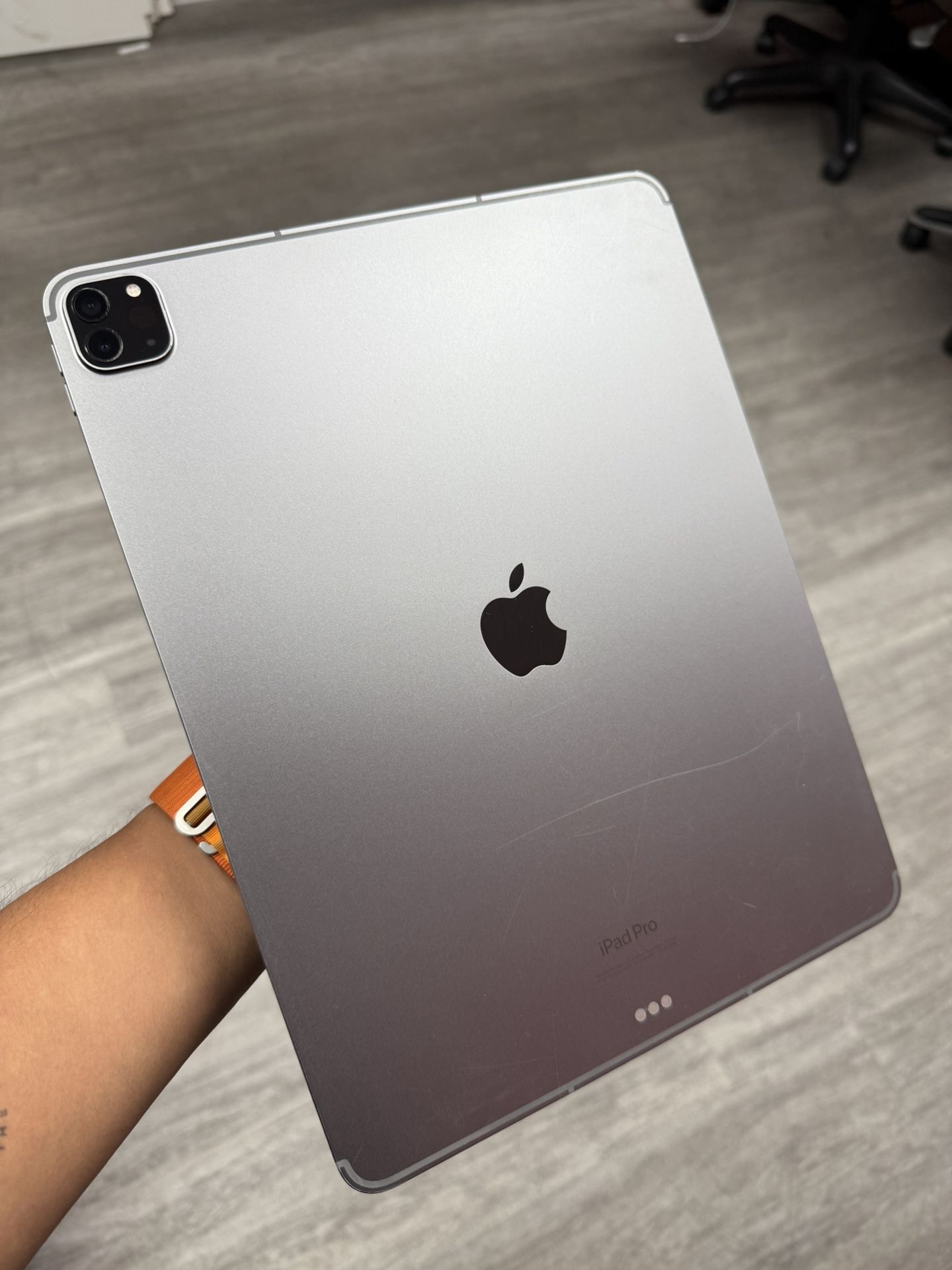 iPad Pro 12.9inch 6th Gen 128GB WiFi LTE