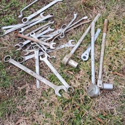 Different Wrenches And Rachets $ 5 Each