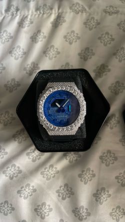 Selling real moissanite g shock