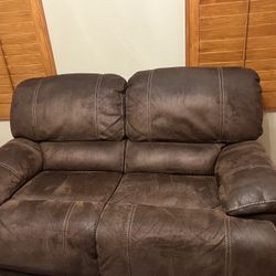 Microfiber Reclining Loveseat With Free Rug