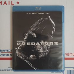 PREDATORS. (2010)