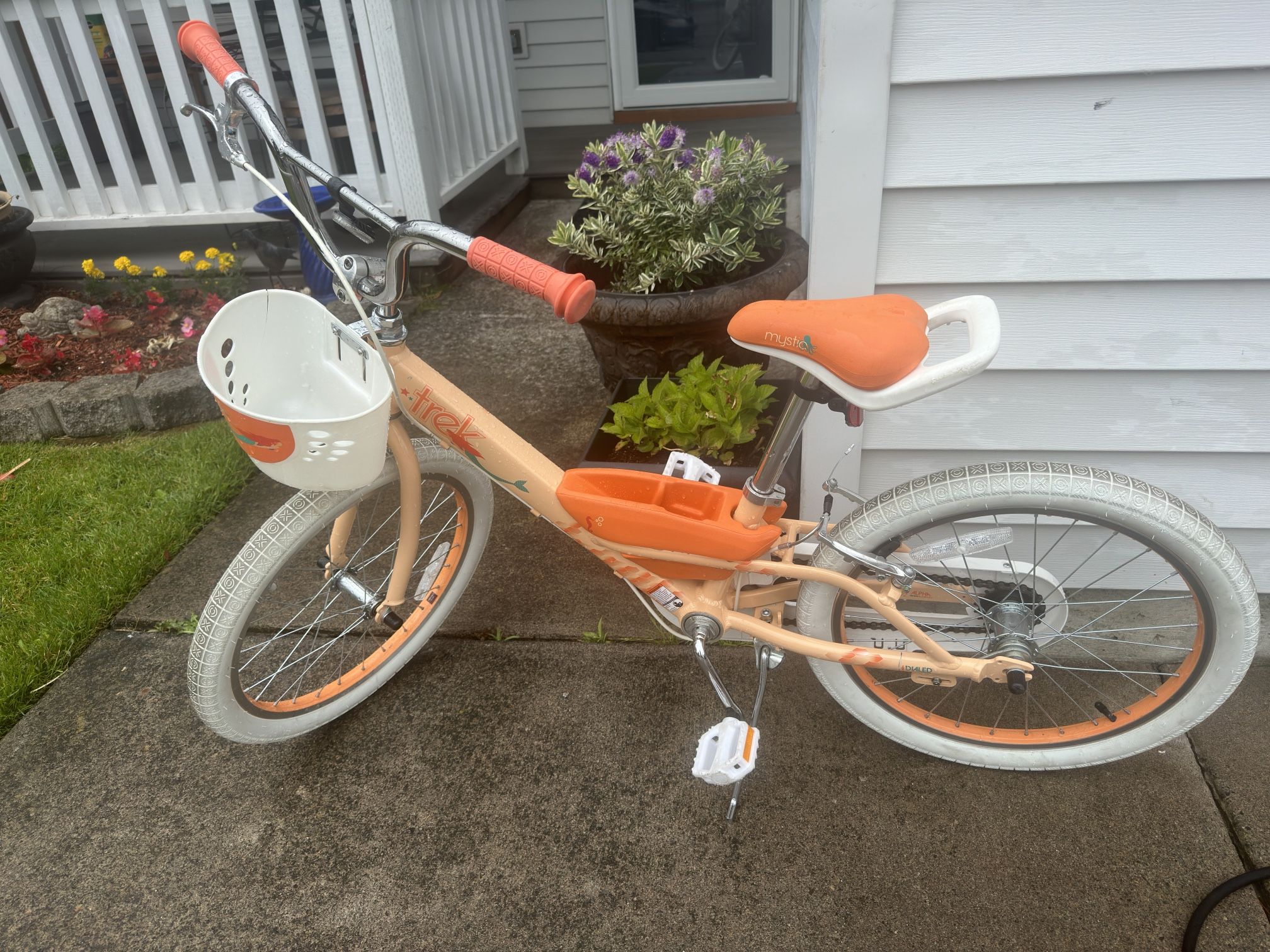 20” Girls Little Mermaid Trek Mystic Bike Good Condition