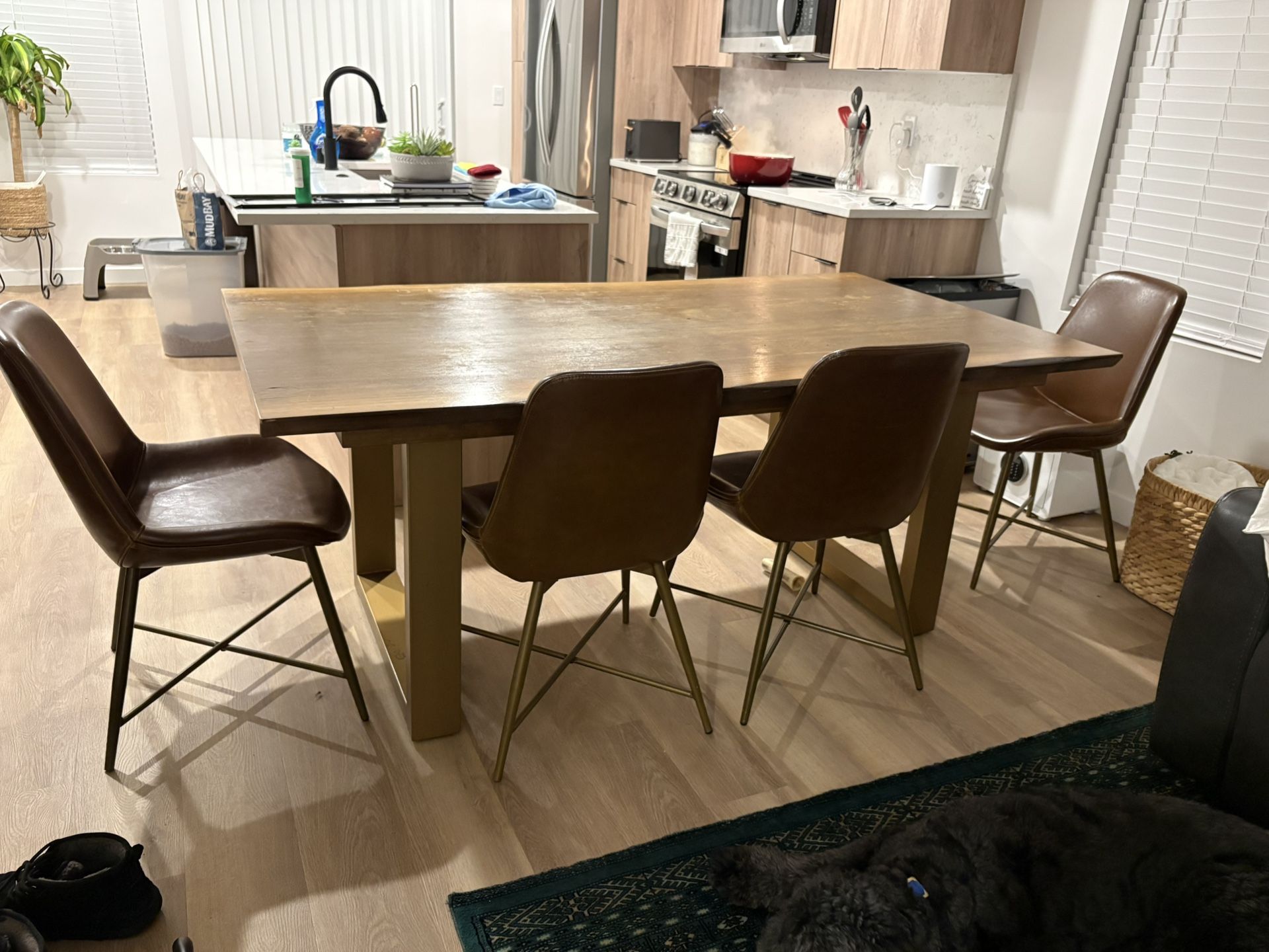 Table With 4 Chairs
