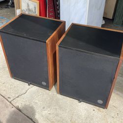 Vintage pair of Altec Lansing Speakers model Santa Ana II Beautiful Wood Cabinets. See Pictures Read!!