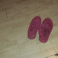 Women's Uggs Red Size 7