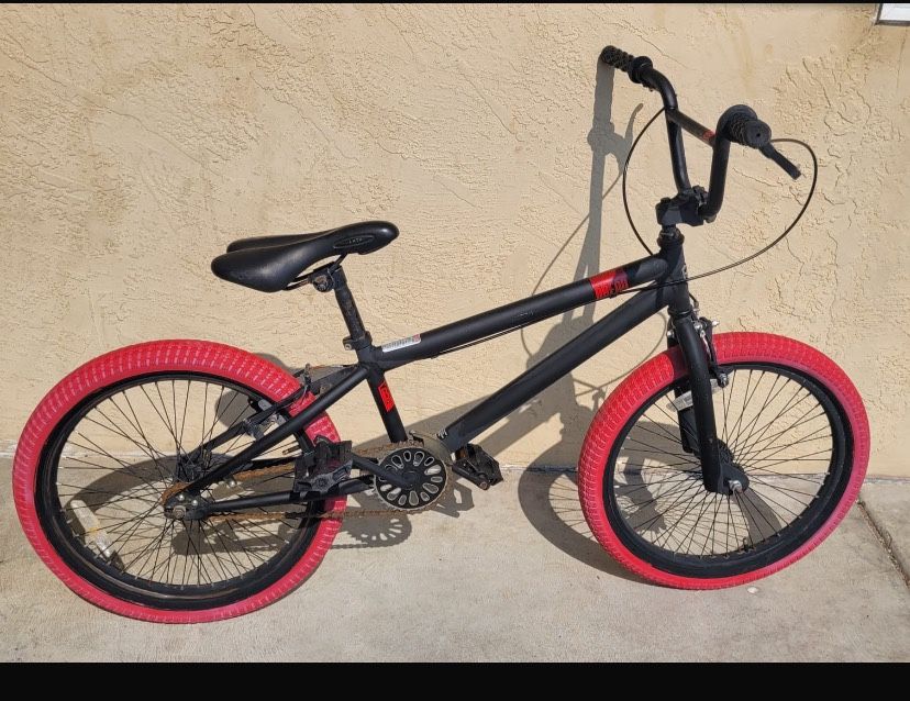 ヒロ　BMXバイク USED Vintage Haro Z20 Hi-Ten BMX Z Series Black/Red 34 Inch Pick Up