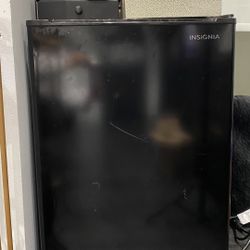 Mini Fridge 
