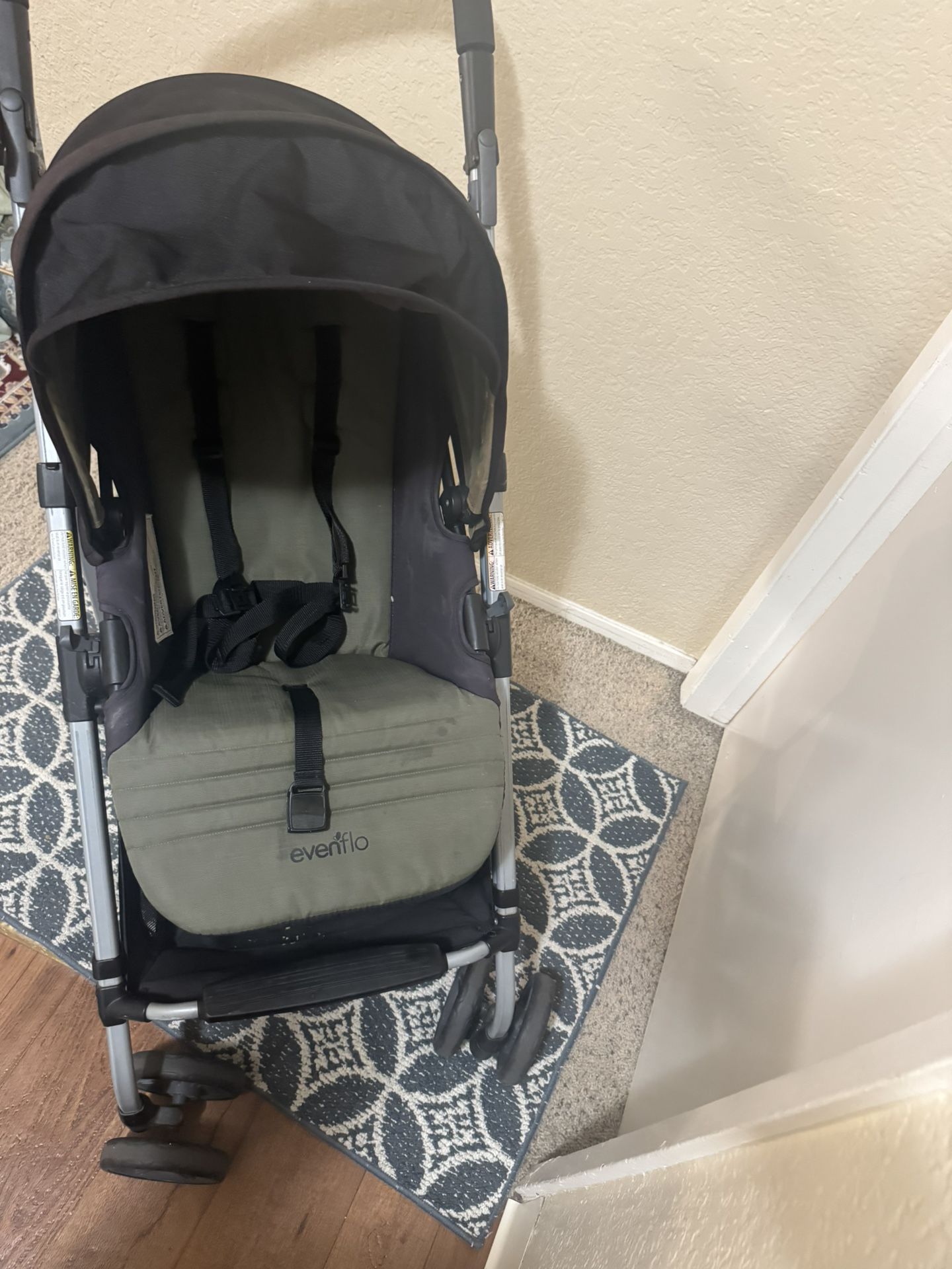 Easily Foldable Baby Strollers