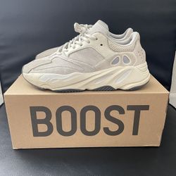 Yeezy Boost 700 ‘Analog’