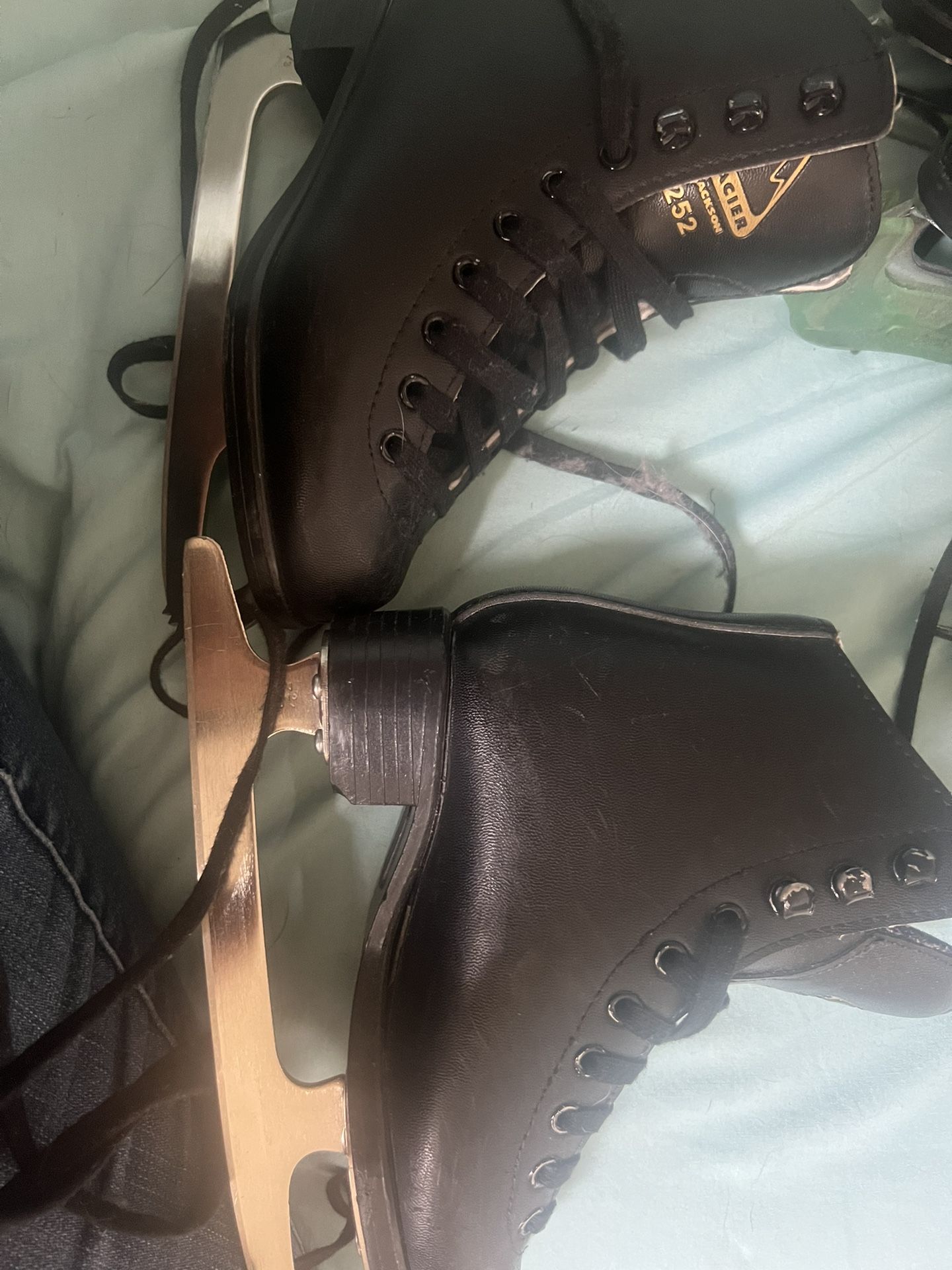 Boys Ice Skating, Jackson Glacier Ice Skates- 1993 11/2M