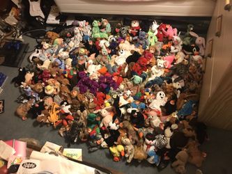 200 Beanie Babies