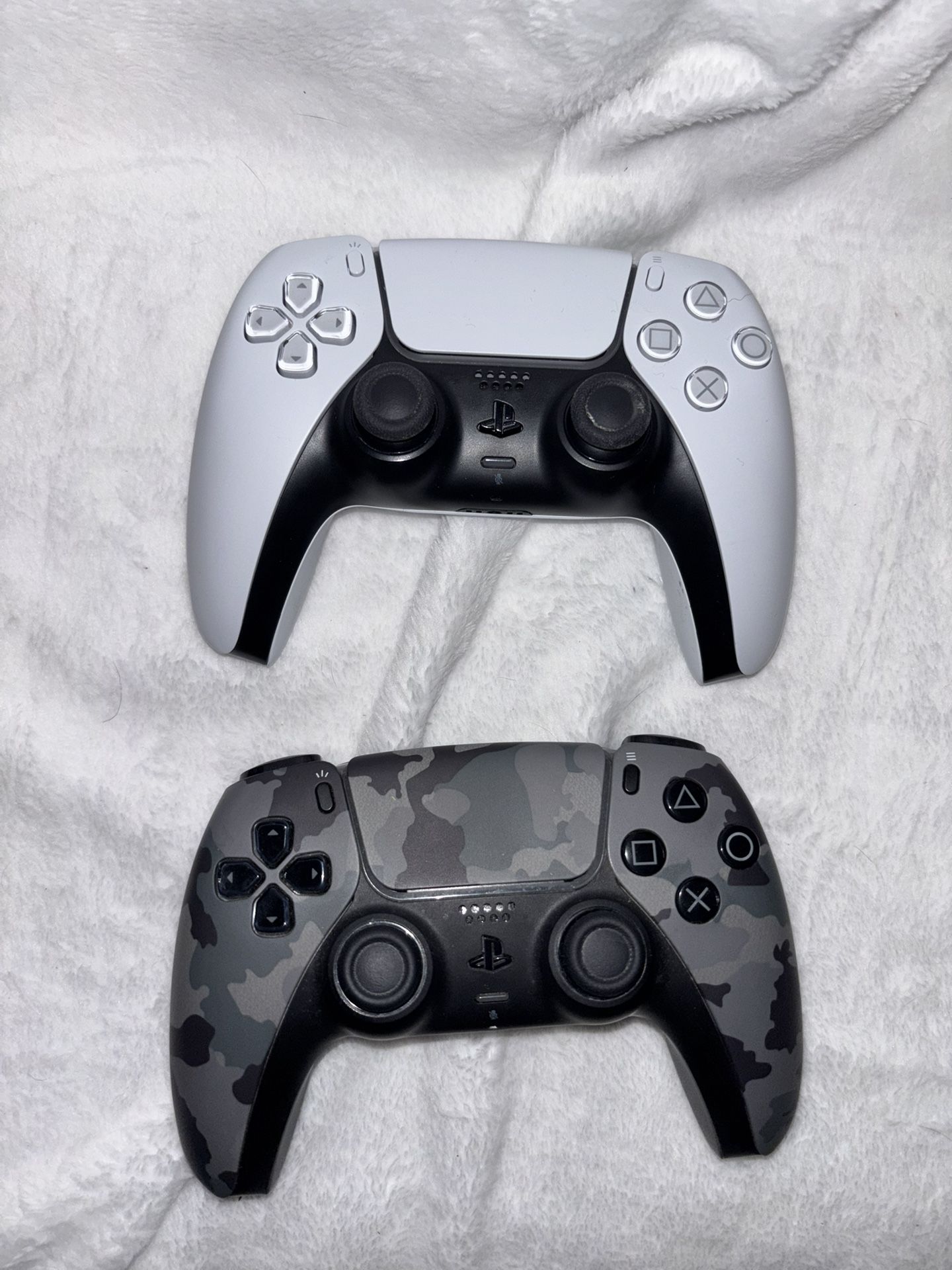 PlayStation 5 controllers