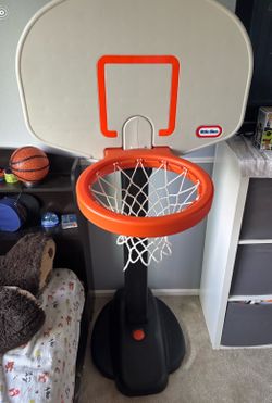 Little Tikes Adjustable Basketball Hoop