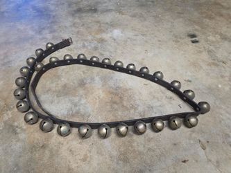 Vintage sleigh bells 30 brass bells