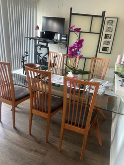 Glass dining table set with 6 chair