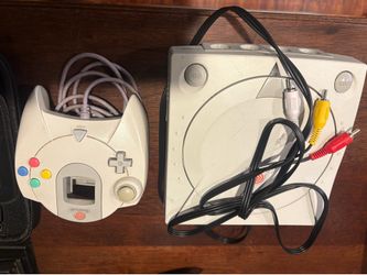 Sega Dreamcast with controller ,av hook ups,power chord