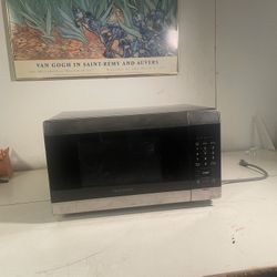 Super Clean And New Frigidaire Microwave 