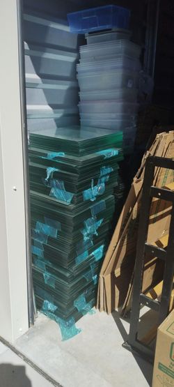 10 in.12 in. 14 in. Glazed. Tempered glass shelves