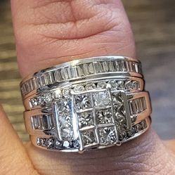 Engagement/wedding Ring