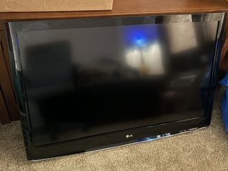LG 52” LCD TV FULL HD 1080p (1920 x 1080p) resolution
