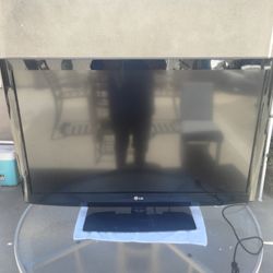 LG TV 42-in