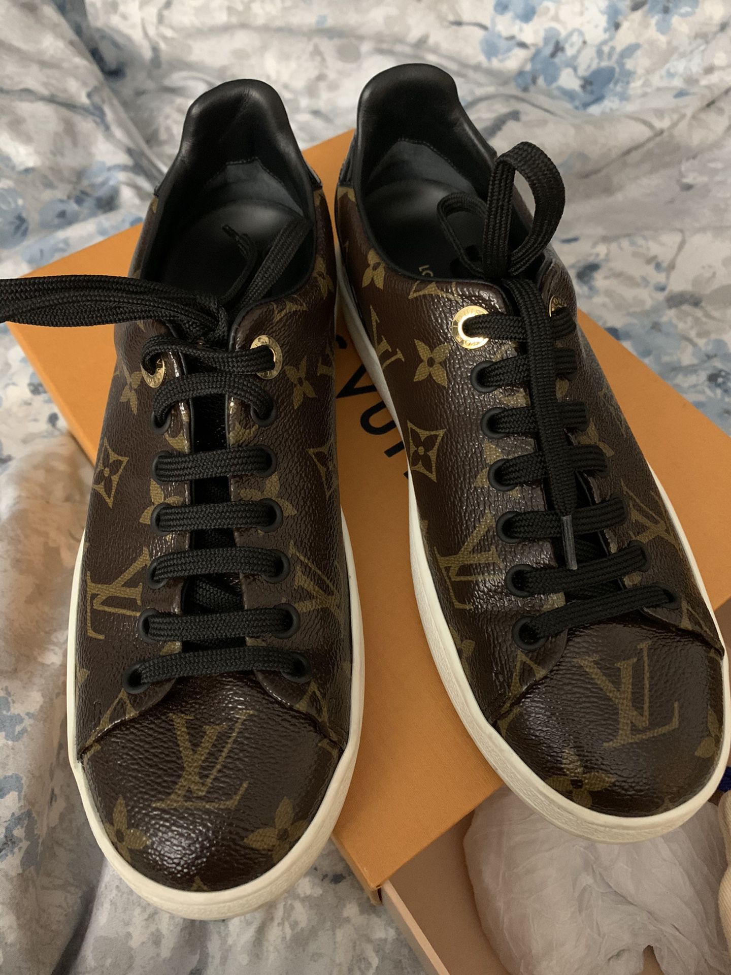 ORIGINAL Louis Vuitton shoes 👟 - 35 1/2 LV Size