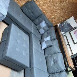 BRAND NEW 3 PIECES SECTIONAL COUCH WITH OTTOMAN INCLUDED