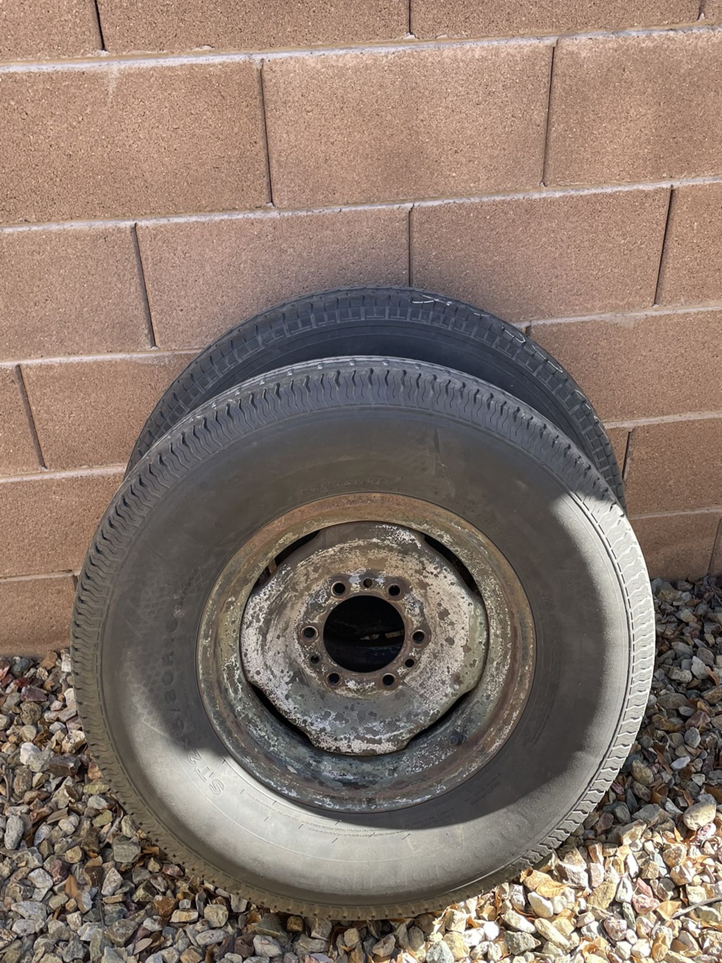 Trailer Wheels And Tires