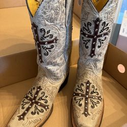 Cavender’s women Boots