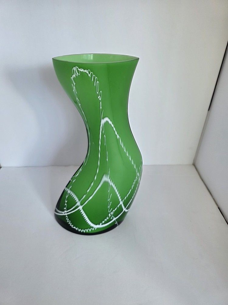 RARE FIND...VINTAGE ART DECO HAND BLOWN VASE
