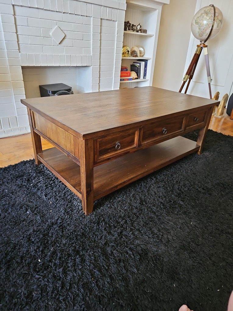 Solid Wood Hideaway Top Coffee Table On Hiden Caster.