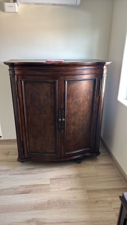 Wooden furniture (9 pieces)