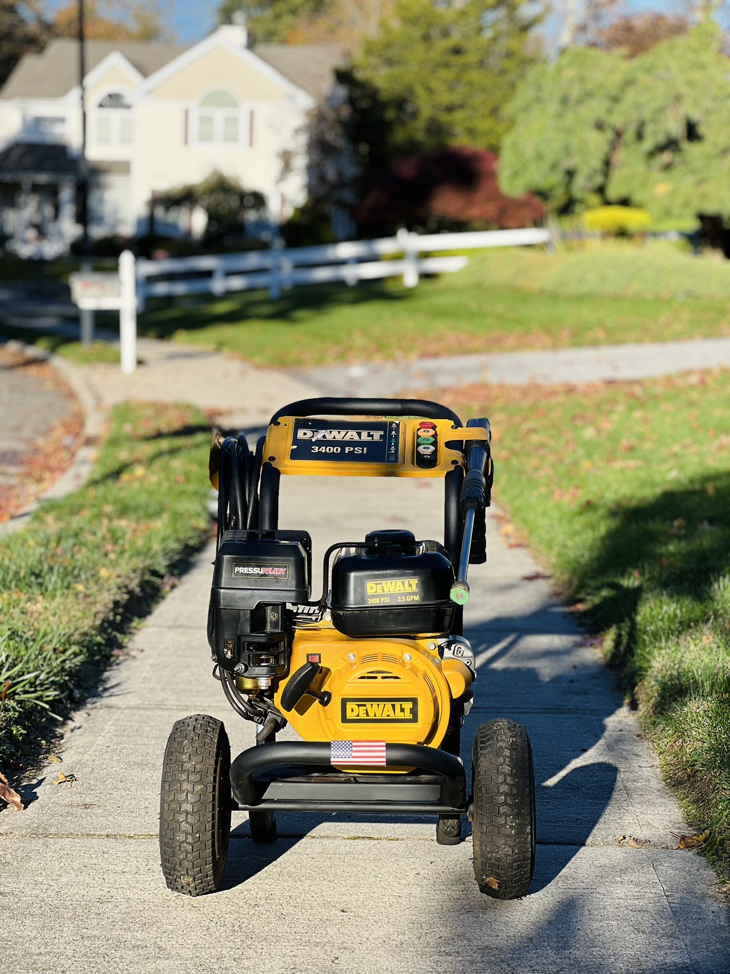 Commercial Grade Dewalt 3400 PSI Pressure Washer 2.5 GPM.