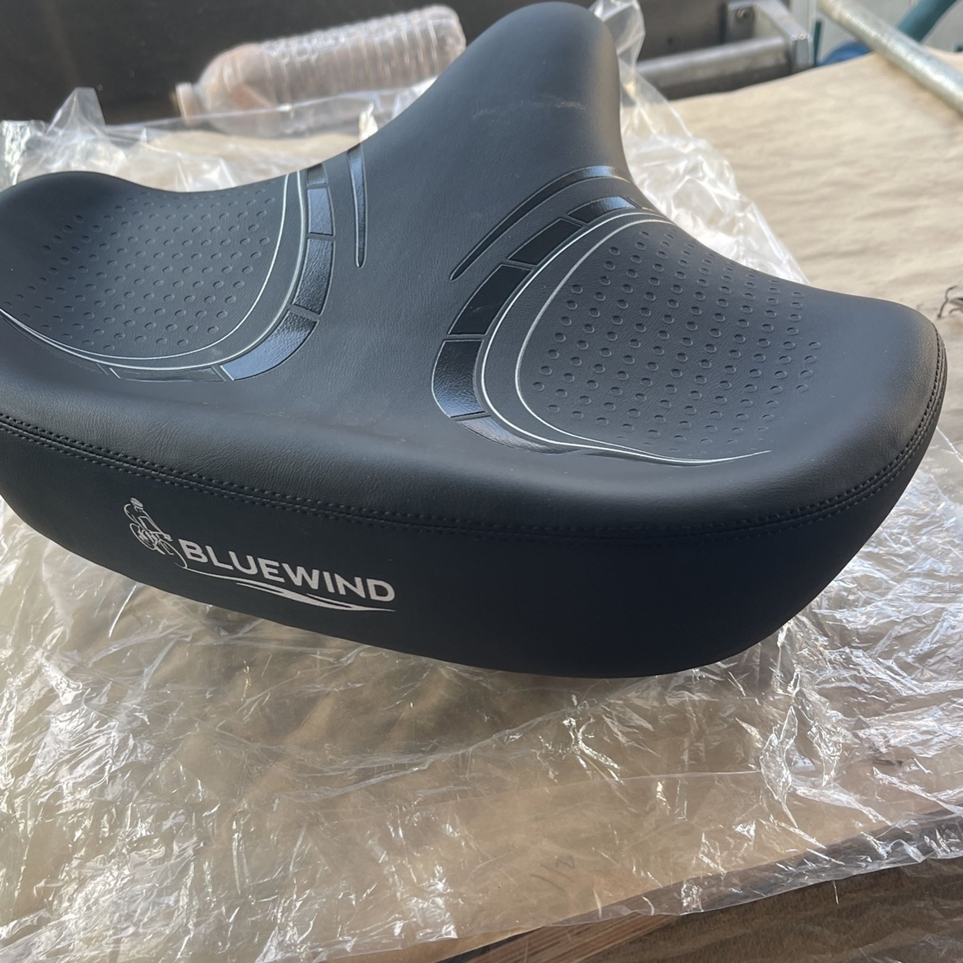 BLUEWIND Oversized Bike Seat Wide Bicycle Saddle Novel Backrest Design Compat...