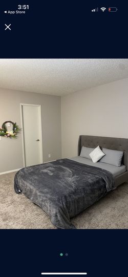 Zinus Queen Mattress ( Memory Foam)