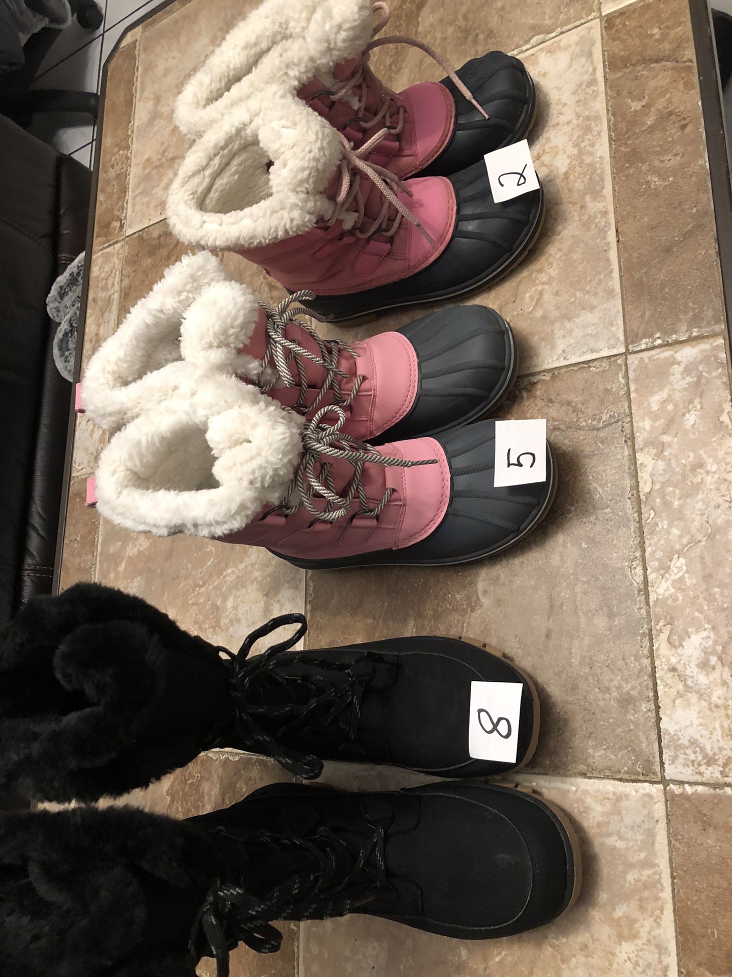 KIDS SNOW BOOTS SIZE 5 - 2 COLOR PINK