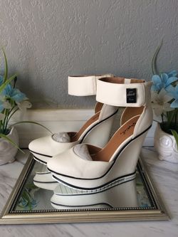 White Pump Wedges / Heels SIZE 6.5 NEW $5!!!