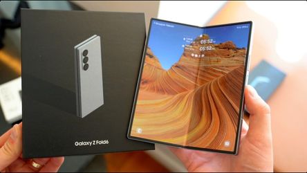 Samsung Galaxy Z Fold 6 256GB - Unlocked - Silver - Excellent Condition