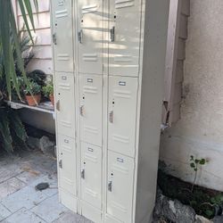 Heavy-Duty 9-Door Metal Locker Unit (3x3) – Commercial Grade