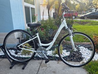 🚴‍♀️ Specialized Crossroads Elite – Small Frame – 700c Wheels – $140