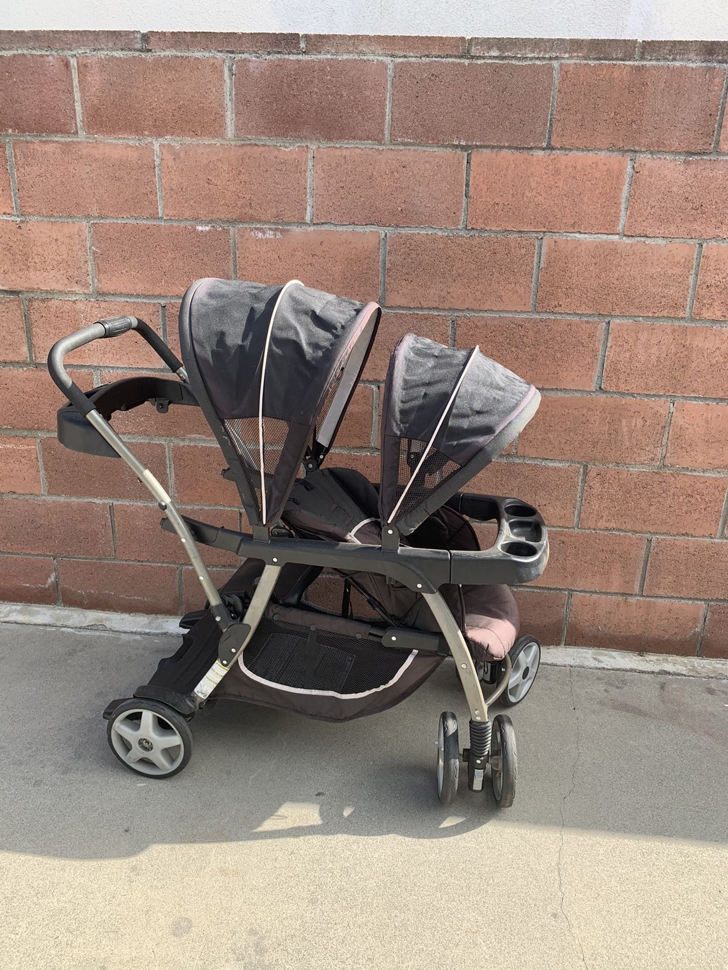 Graco double stroller (PRICE FIRM)