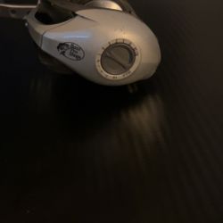 Bass Pro Shop Bait Caster Reel