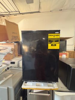 Summit Black Compact Refrigerator
