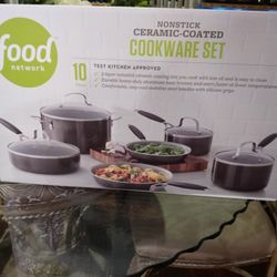 10 PIECE COOKWARE SET FROM THE FOOD NETWORK
