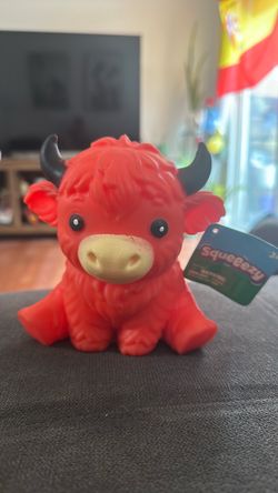 Squeezy Red Highland Cow Squeeze Toy