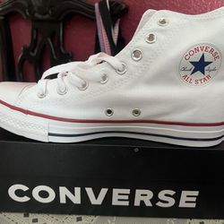 2 pairs of Converse NEW