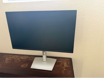 Dell Monitor - 24”
